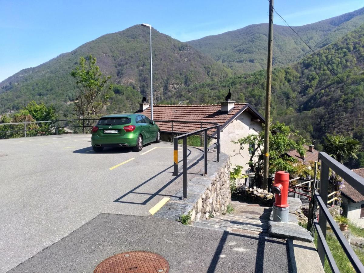 Villa Rustico "Casa Di Sasso" Intragna Exterior foto
